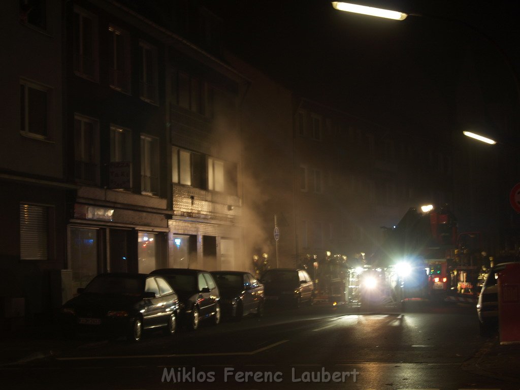 Brand mit Menschenrettung Koeln Vingst Homarstr 3     P022.JPG